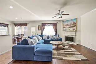 13722 McKinney Creek Ln, Houston, TX 77044 - Photo 11