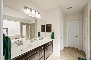 13722 McKinney Creek Ln, Houston, TX 77044 - Photo 15