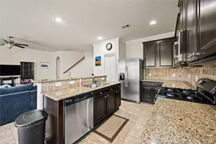 13722 McKinney Creek Ln, Houston, TX 77044 - Photo 11