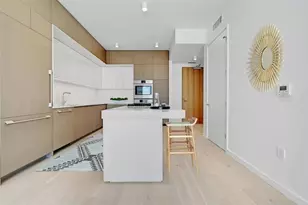 313 W 17th St, Austin, TX 78701 - Photo 5