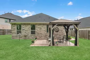 35472 Woodtrace Cir, Pinehurst, TX 77362 - Photo 15