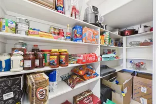 911 Marigold Rd, Baytown, TX 77521 - Photo 15