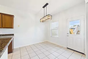 911 Marigold Rd, Baytown, TX 77521 - Photo 11