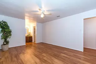 805 Thornwood Dr, Shenandoah, TX 77381 - Photo 11