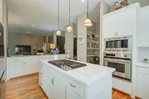 108 Buffalo Trail, Lake Jackson, TX 77566 - Photo 5