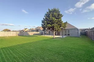 1524 N Blue Bonnet Ln, Angleton, TX 77515 - Photo 9