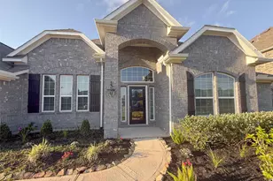 1524 N Blue Bonnet Ln, Angleton, TX 77515 - Photo 3