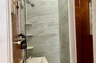 1119 E 25th St, Houston, TX 77009 - Photo 17