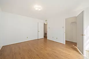 10211 Sugar Branch Dr, Houston, TX 77036 - Photo 17