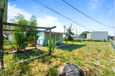 212 E Avenue B, Robstown, TX 78380 - Photo 23