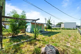 212 E Ave B, Robstown, TX 78380 - Photo 23