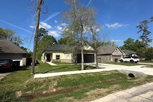 22525 E Shorewood Loop Loop E, Huffman, TX 77336 - Photo 3