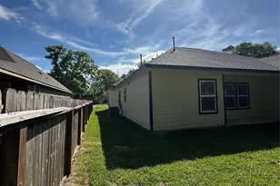 22525 E Shorewood Loop Loop E, Huffman, TX 77336 - Photo 5