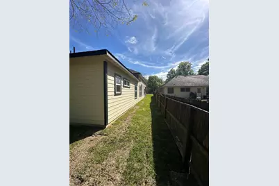 22525 E Shorewood  Loop Loop E, Huffman, TX 77336 - Photo 5