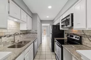 10324 Longmont Dr, Houston, TX 77042 - Photo 9