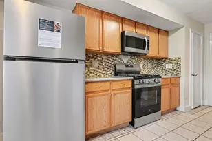 260 Rolling Brook Dr, Dickinson, TX 77539 - Photo 9