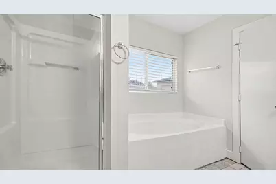 260 Rolling Brook Drive, Dickinson, TX 77539 - Photo 15