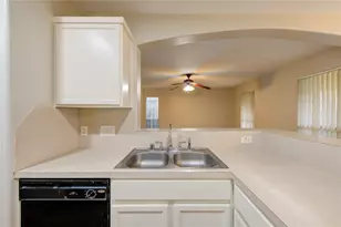 13903 Maximos Dr, Houston, TX 77083 - Photo 25