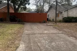 2910 Big Meadows Dr, Houston, TX 77339 - Photo 3