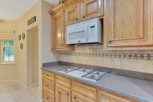 8199 Hills Pkwy, Montgomery, TX 77316 - Photo 9
