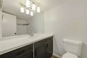 213 Tremont St, Galveston, TX 77550 - Photo 17