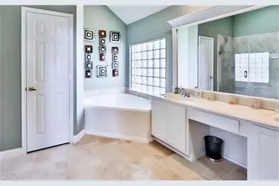 6519 Canyon Chase Drive, Richmond, TX 77469 - Photo 9