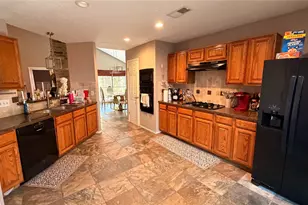 2022 Creek Valley Ln, Sugar Land, TX 77478 - Photo 13