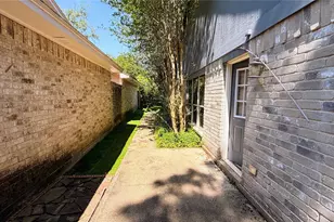 2022 Creek Valley Ln, Sugar Land, TX 77478 - Photo 25