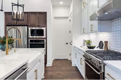 12115 Sweetbriar Loop, Mont Belvieu, TX 77523 - Photo 7