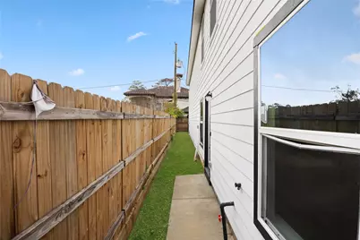 9241 Seeker Street, Houston, TX 77028 - Photo 21