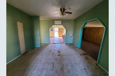 306 E Ida Avenue, Electra, TX 76360 - Photo 3