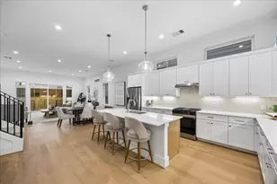 1520 W 21st St, Houston, TX 77008 - Photo 3
