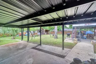 411 N Commerce St, Madisonville, TX 77864 - Photo 23