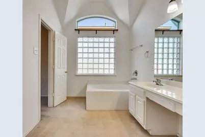 8018 Fox Street, Baytown, TX 77523 - Photo 23