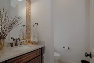 10 Moatwood Ct, The Woodlands, TX 77382 - Photo 7
