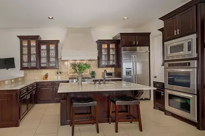 10 Moatwood Court, The Woodlands, TX 77382 - Photo 13