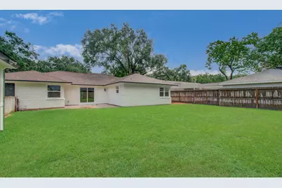 5731 Creekbend Drive, Houston, TX 77096 - Photo 35