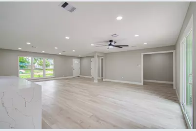 5731 Creekbend Drive, Houston, TX 77096 - Photo 7