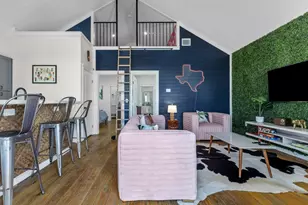 1072 Johnson Rd, Gilchrist, TX 77617 - Photo 5