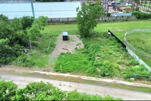 2919 N Wayside Dr, Houston, TX 77020 - Photo 1