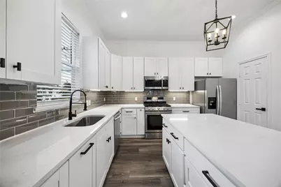 2032 Spenwick Drive, Houston, TX 77055 - Photo 9