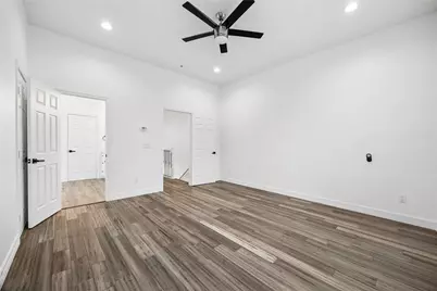 2032 Spenwick Drive, Houston, TX 77055 - Photo 13