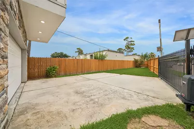2032 Spenwick Drive, Houston, TX 77055 - Photo 23
