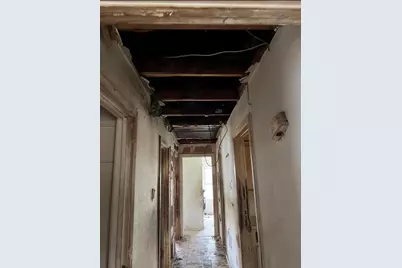 5710 Ridgeway Drive, Houston, TX 77033 - Photo 5