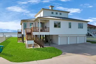 438 S Burnett Dr, Baytown, TX 77520 - Photo 1