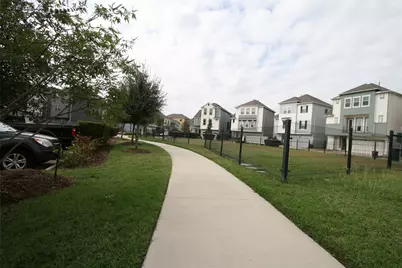 2009 Kirby Landing Drive, Houston, TX 77051 - Photo 33