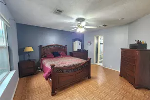 15006 Sugarhollow Dr, Sugar Land, TX 77498 - Photo 15