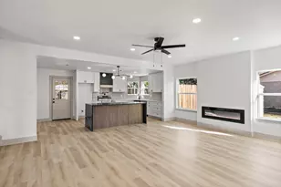 106 Burgundy Ln, League City, TX 77573 - Photo 3