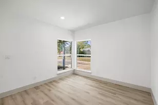 106 Burgundy Ln, League City, TX 77573 - Photo 15