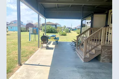 915 S Selwyn Road, Crystal Beach, TX 77650 - Photo 17